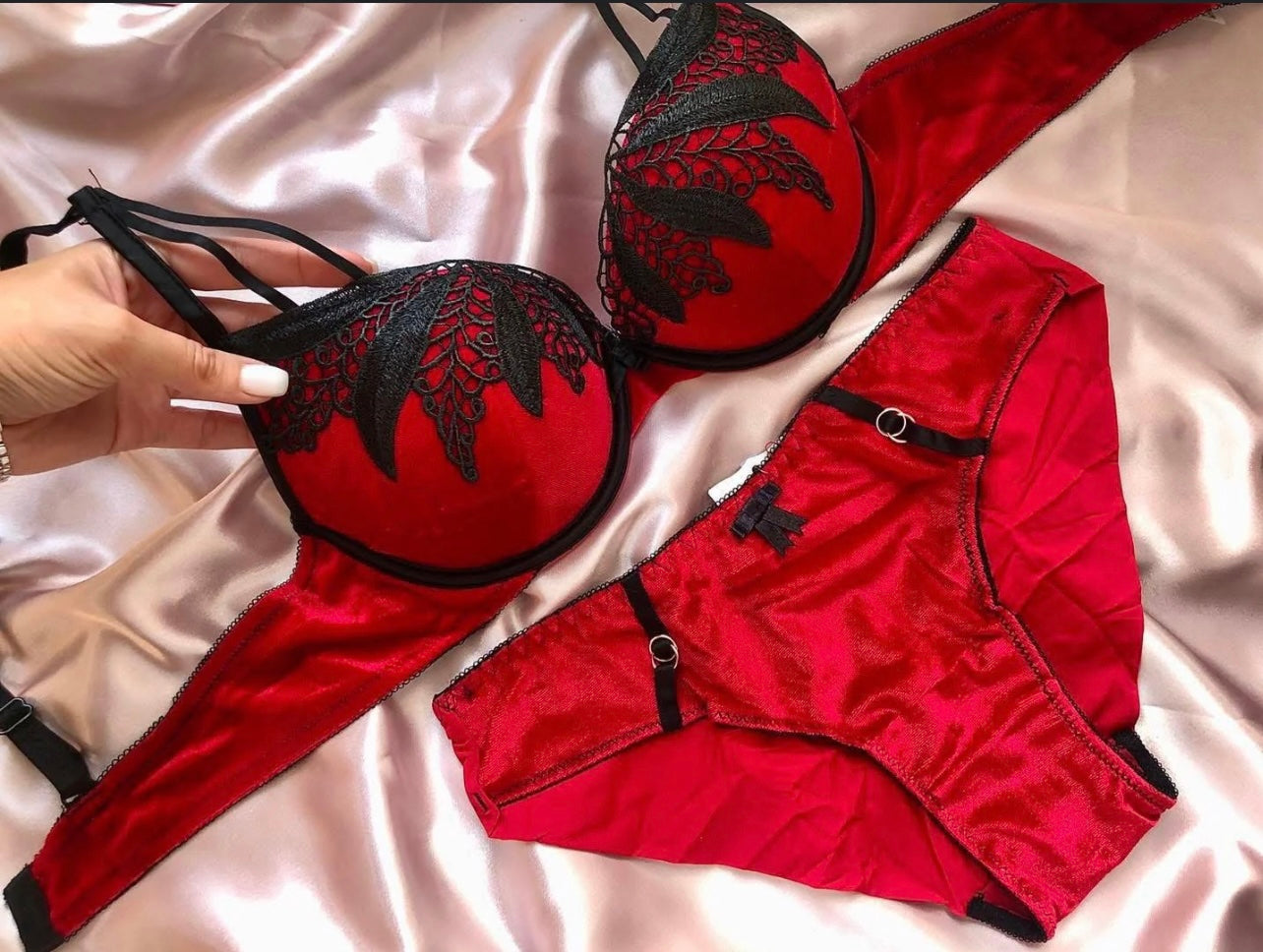 Premium Velvet Bra Set