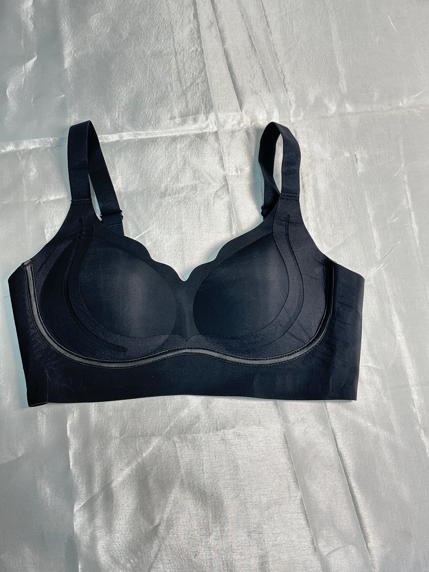 Soft Seamless Back Hooks Bra ( sports look )