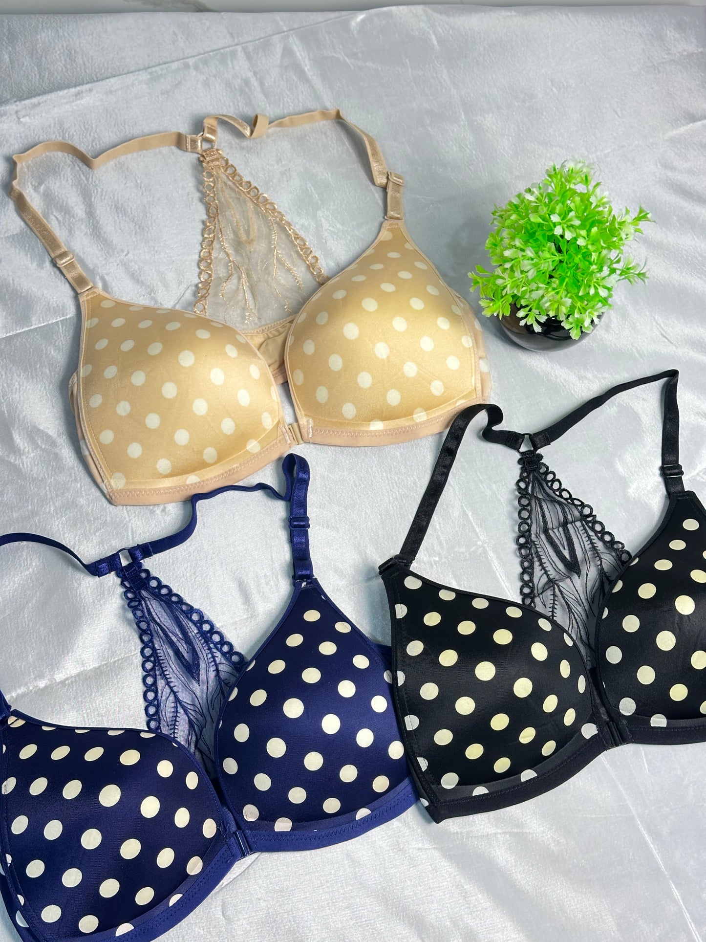 Anti Gravity Seamless Single Padded Non Wire Bra With Back Net Premium Style