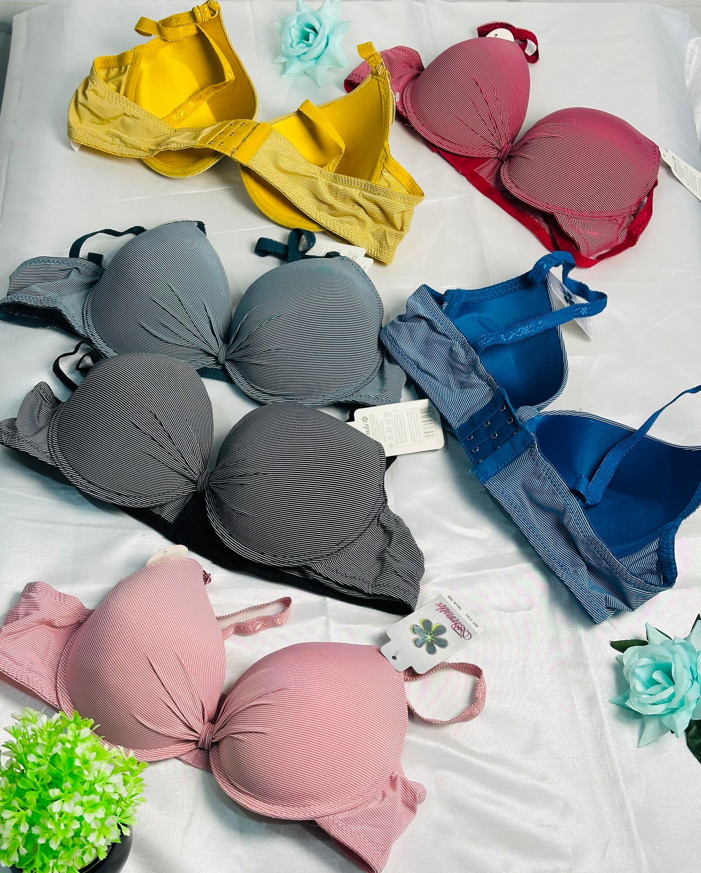 Premium And High Quality Padded Bra With Fancy Look