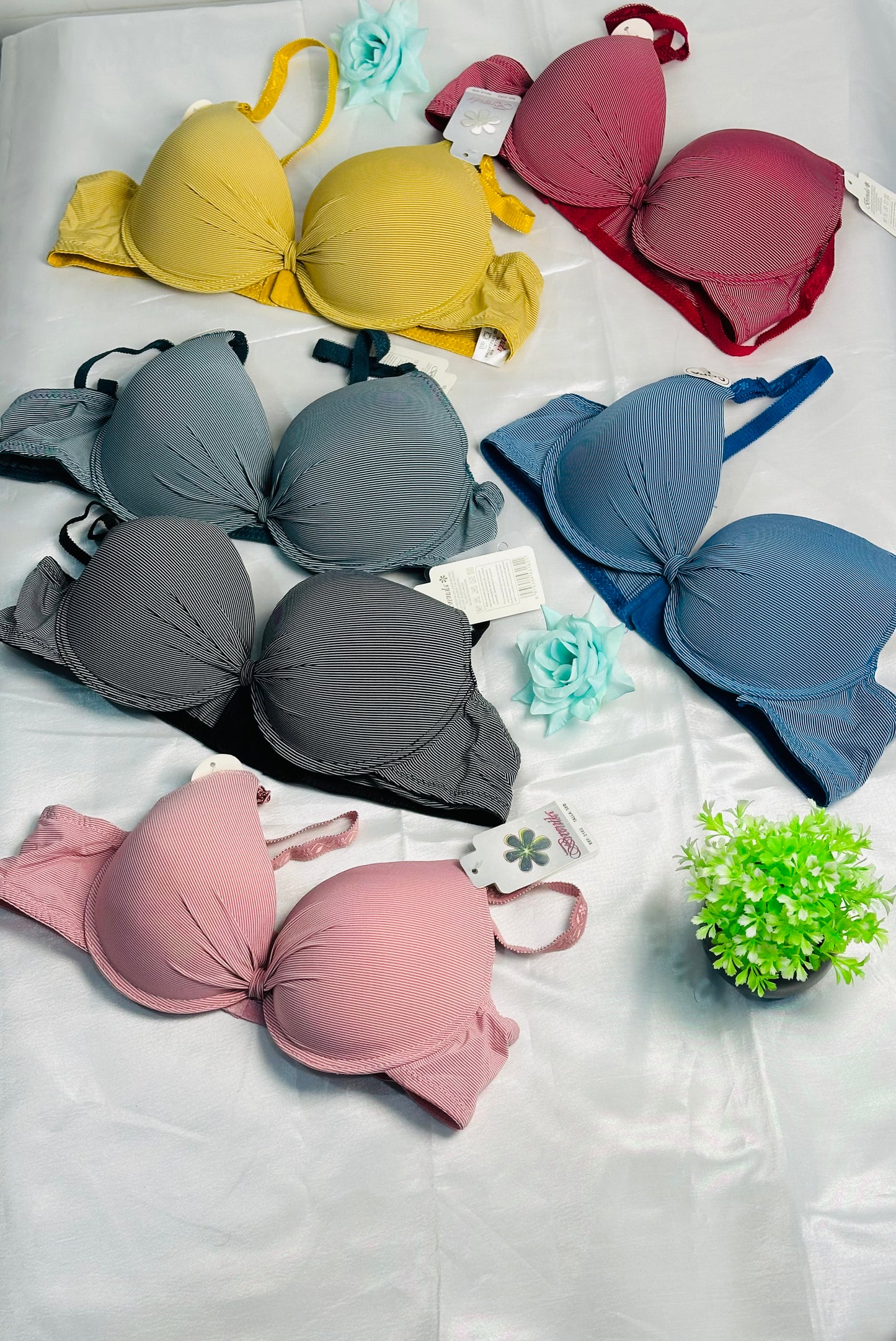 Premium And High Quality Padded Bra With Fancy Look