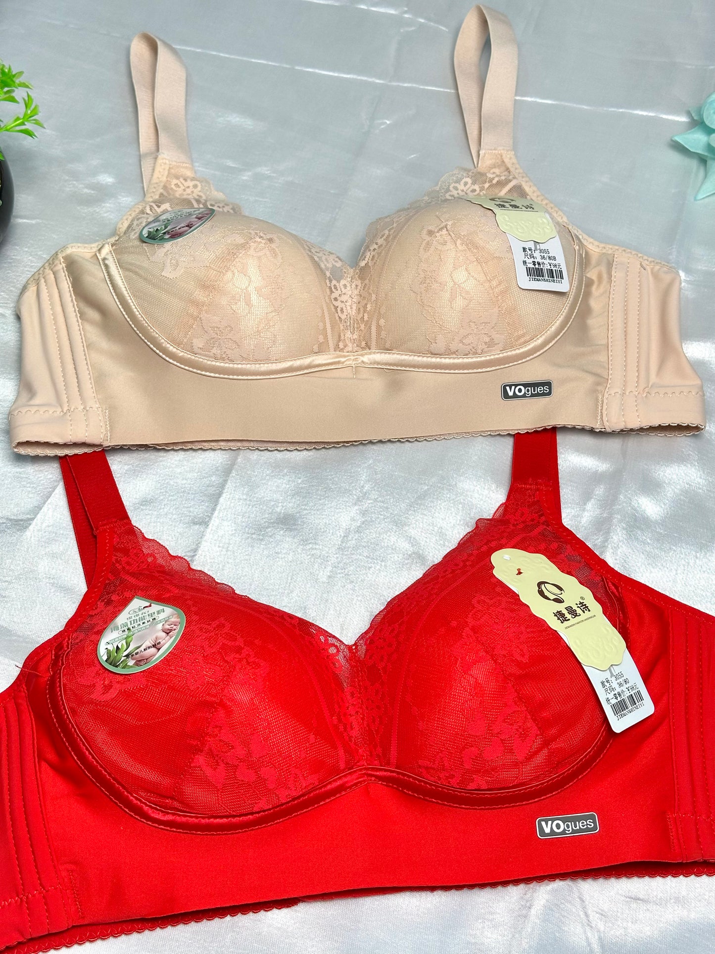 Beautiful soft And Seamless Padded Bra With Luxury look