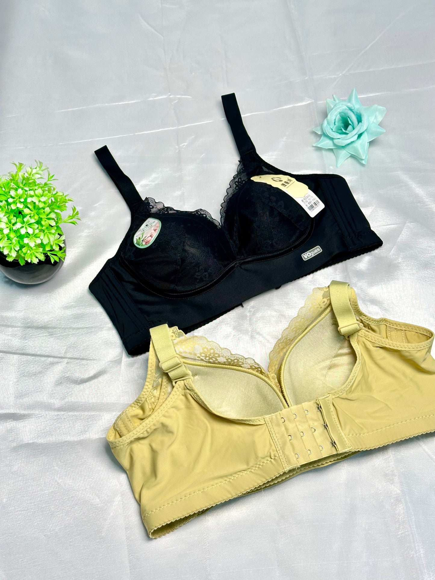 Beautiful soft And Seamless Padded Bra With Luxury look
